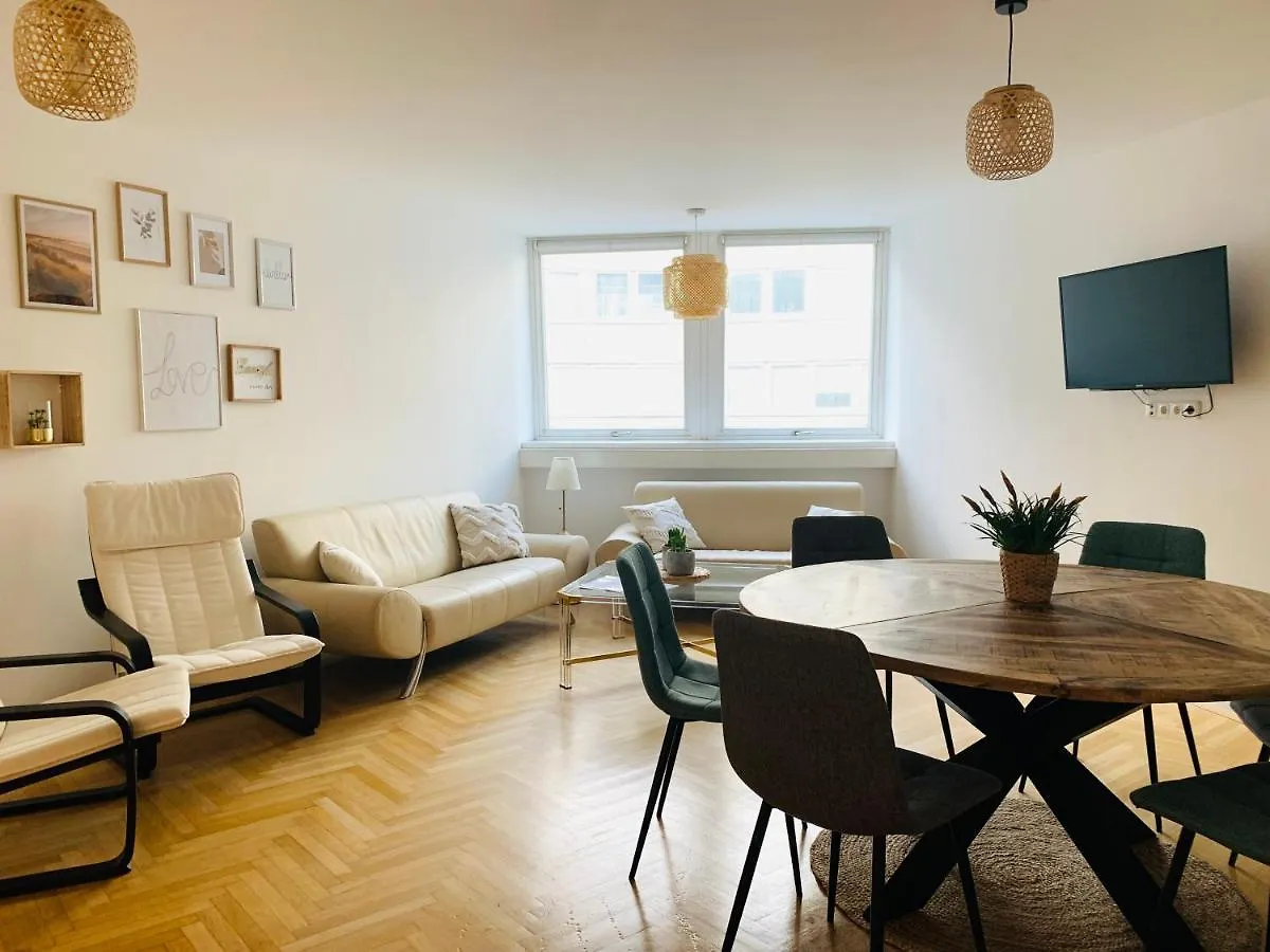 Apartment Ruhige Wohnung Im Gasometer Wien *Wifi*U3*Netflix* Österreich
